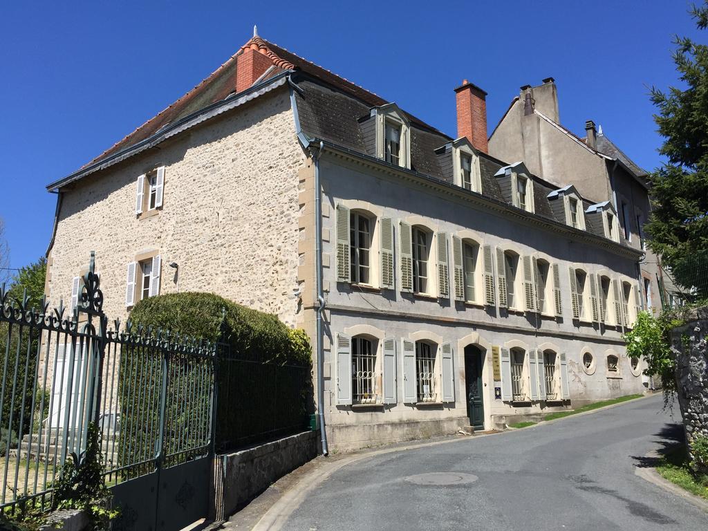 Maison Numero Neuf La Souterraine Exterior photo