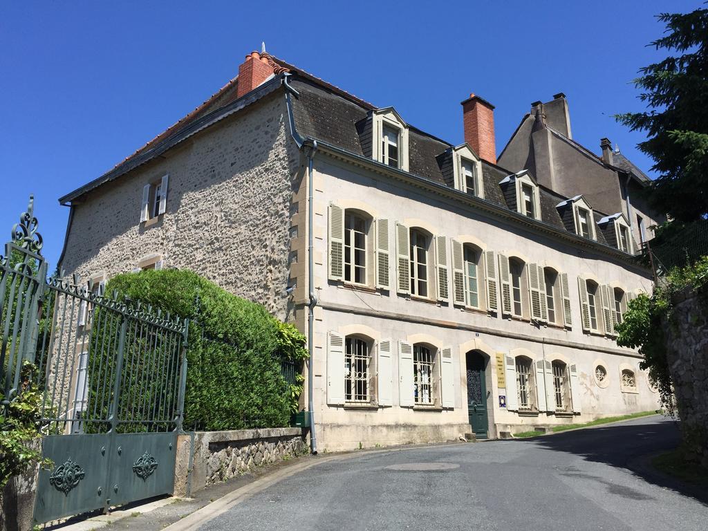 Maison Numero Neuf La Souterraine Exterior photo